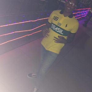 Meet your Posher, Dennis